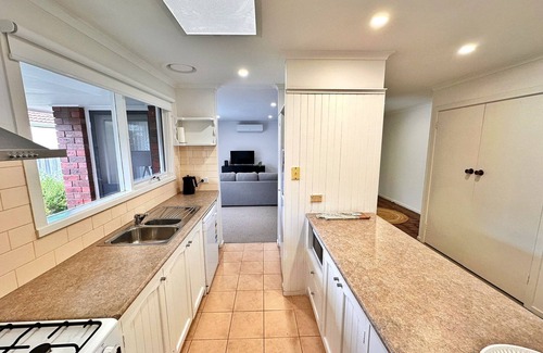 Ocean Grove Casa | Escape to Coastal Bliss at Ocean Grove - Short walk to beach, cafe and park
