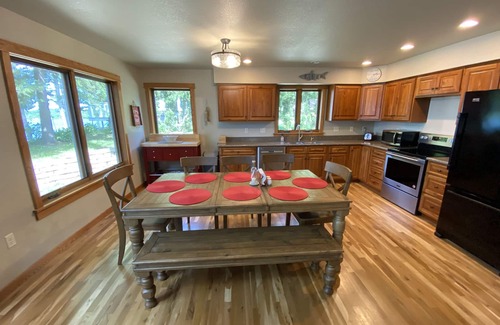 Wautoma Casa | Escape to crystal clear Silver Lake!