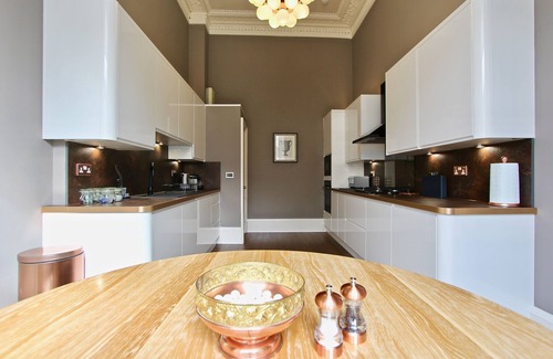 New Town Apartamento | Escape To Edinburgh @ Albyn Place
