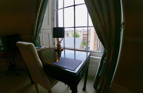 New Town Apartamento | Escape To Edinburgh @ Albyn Place