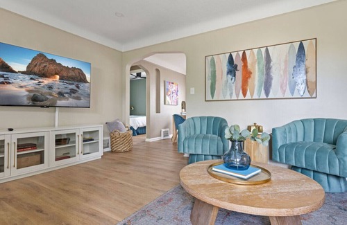 Euclid Casa | Escape to Fun: Hot Tub & Game Arcade Retreat