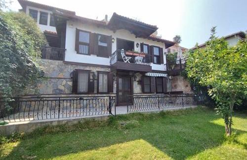 Alanya Villa | Escape to History in a Stunning Stone House with Garden and Sea View in the Heart of Alanya