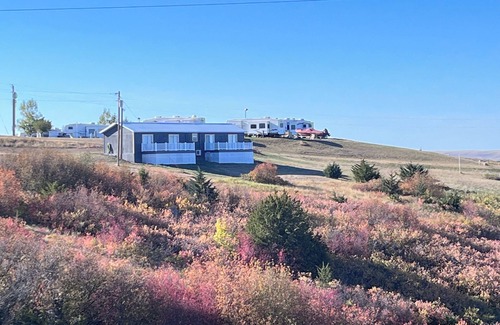 Fort Pierre Cabina | Escape to Lake Oahe: Breathtaking Views, Boat Ramp Near & Vast Hunting Grounds