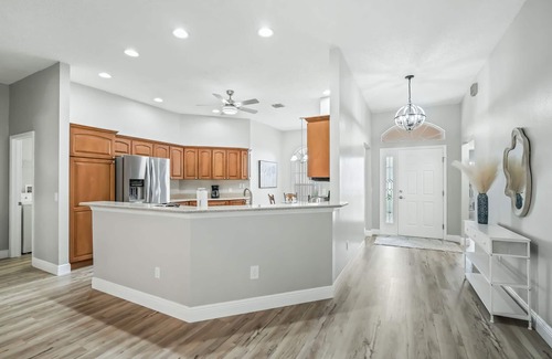 Lady Lake Casa | Escape to Luxury: Designer Pool Home in Valle Verde!