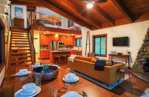 Warnick Casa | Escape to Luxury in the Woods: Hot Tub, EV Charger, & Fireplace!