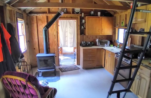 Wolfeboro Cabina | Escape to nature! Cozy cabin near the river and on the snowmobile & bike trails!