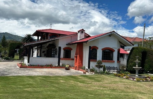 Yaruqui Casa | Escape to Nature: Exclusive Country House Near Quito Airport