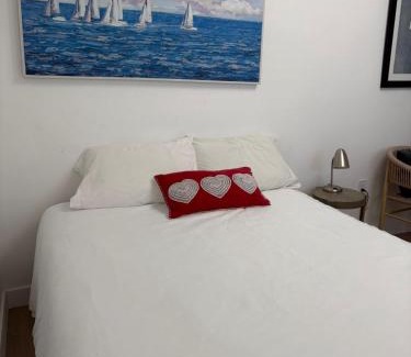Hallandale Beach Casa | Escape to our Charming Beach Cottage,