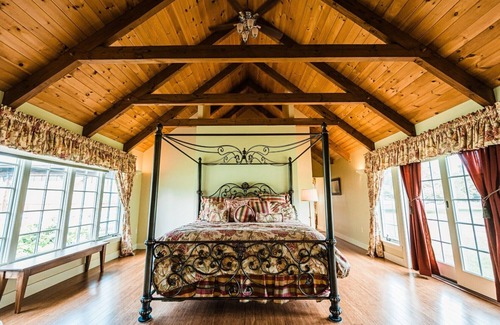 Kingfield Casa | Escape to our Mountain Haven: A Cozy Farmhouse Retreat in the Heart of Western Maine's Mountains