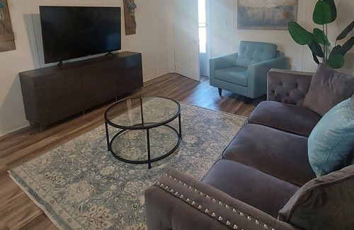 Duncan Casa | Escape to our newly renovated guest house in Duncan, SC! Enjoy a serene location