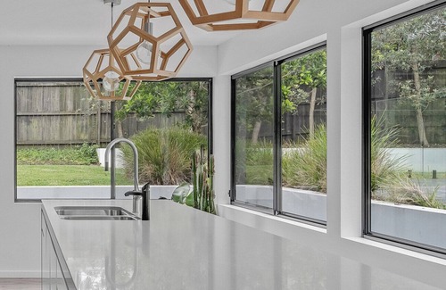 Newport Casa | Escape to our poolside paradise