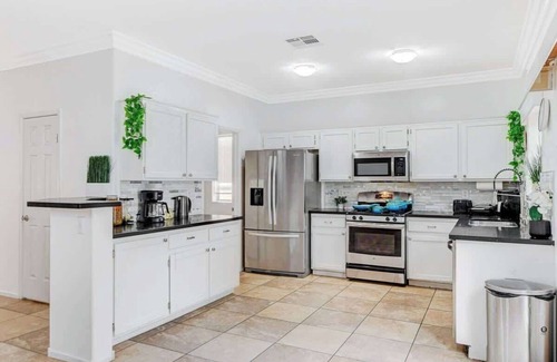 Las Vegas Casa | Escape to Paradise!~Private Retreat+Games Night!