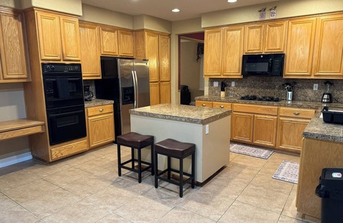 Tracy Casa | Escape to paradise with this luxurious 16+ Guest pool retreat!
