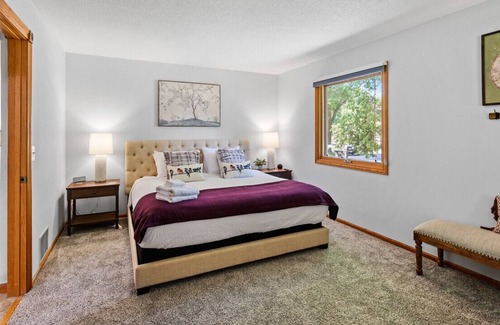 Maple Grove Casa | Escape to Quiet Garden Retreat in Maple Grove - 5BR, Sauna, Fitness Room & More!
