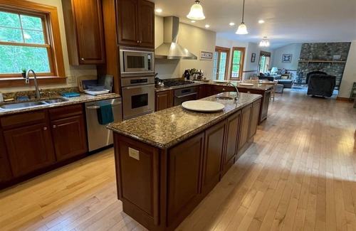 South Casco Casa | Escape to Raymond Cape on Sebago Lake!