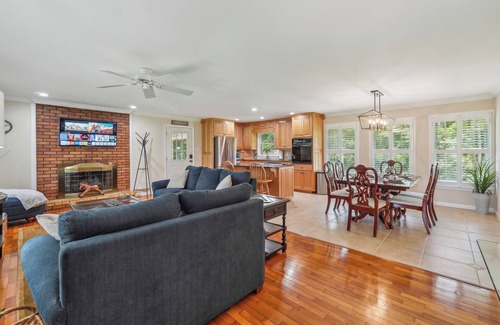 Tate Casa | Escape to RJ Acres to unwind and relax on 3 acres of privacy.