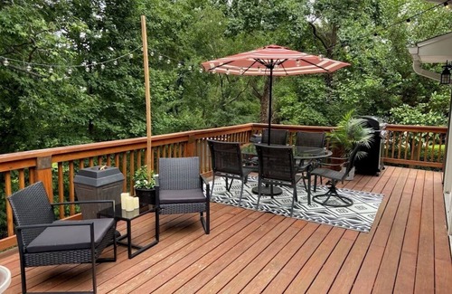 Rose Hill Casa | Escape to Serenity: Spacious 4 Bedroom Oasis, Steps from Old Town & DC!