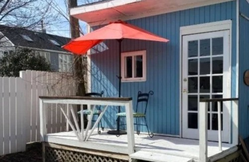 Highlands Casa | Escape to the charming seaside town of Highlands, New Jersey to a cozy Bungalow