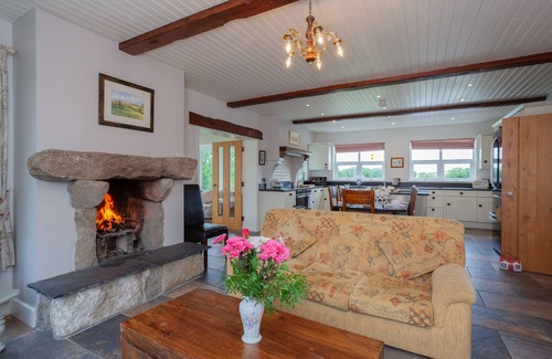 Newry Casa | Escape to the Country - Beautiful mountain views & private hot tub