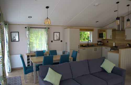 Paignton Cabina | Escape to the English Riviera: Luxury Lodge at Hoburne Devon Bay