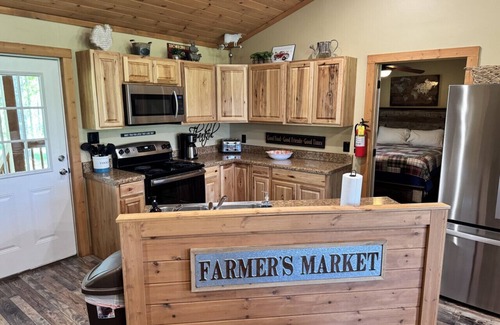Byrdstown Cabina | Escape to the Farm- Minutes from Dale Hollow Lake!