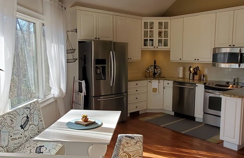 Lavonia Casa | Escape to the lake!