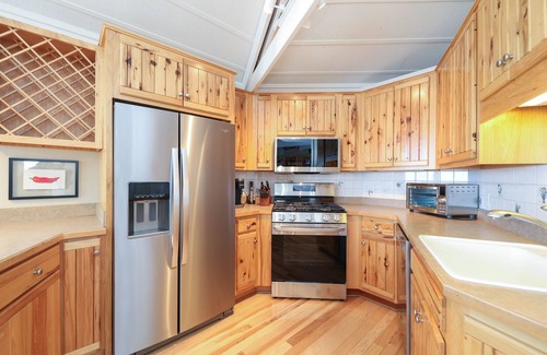 Treeloft Casa | Escape to the Mountains! 4BR/4BA Retreat Perfect for Families, Adventure Awaits!