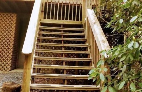 Newland Casa | Escape to The Trees Cabin
