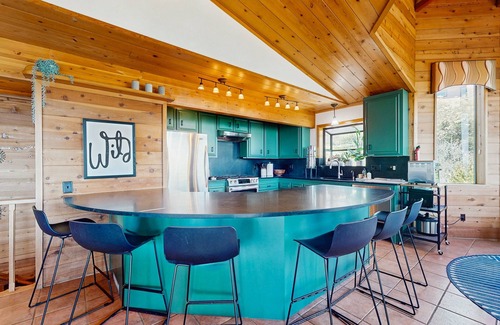 Idyllwild Casa | Escape to the Ultimate Mountain Retreat in Idyllwild: Stunning Views, Cozy Vibes