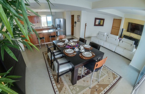 Zona Hotelera Norte Condominio | Nuevo en el mercado condominio frente al mar en Peninsula Grand Cozumel!