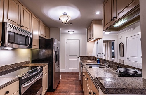 Lake Oconee Condominio | Escape to this Reynolds Lake Oconee two bedroom condo nestled in nature.