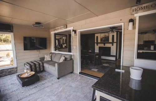 Cave Spring Casa | Peaceful 2B/2B NW GA Waterfront Getaway w/fishing, boating +watersports-Sleeps 7