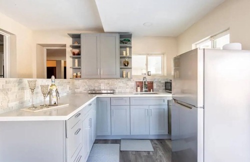 Hillsborough Casa | Escape to Tranquil: Luxury just Moments from San Francisco!