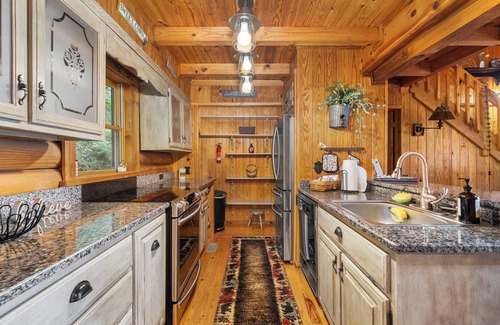 Stecoah Cabina | "Escape to Tranquility: Cozy Cabin Retreat in the Majestic Western NC Mountains"