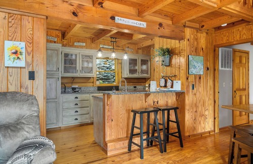 Stecoah Cabina | "Escape to Tranquility: Cozy Cabin Retreat in the Majestic Western NC Mountains"