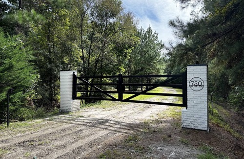 Kingsland Casa | Escape to Tranquility 125 Acre Property with Trails Lake Spacious House Fire Pit
