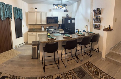 Hidden Valley Condominio | Escape to Tranquility at Mountain Top Condo!