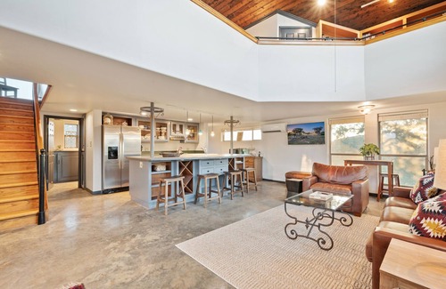 Pipe Creek Casa | Escape to your private sanctuary nestled atop a serene hill with amazing views.