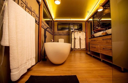 Ikoma Cabina | Escarpment Luxury Camp Serengeti #6