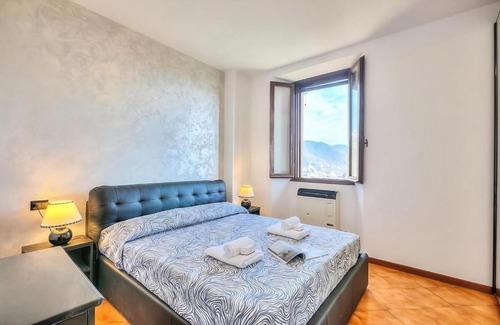 Villanuova sul Clisi Apartamento | Esclusiva Vista Lago con Piscina e Parcheggio -Salò-