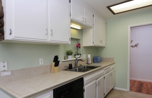 North Broadway Casa | Escondido's Gem! Sleeps 11! POOL INCLUDED