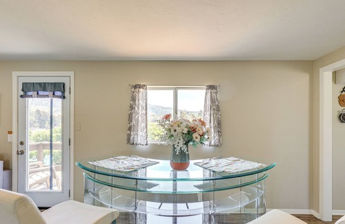 Escondido Cabaña | Escondido Vineyard Estate: Walk to Wineries!