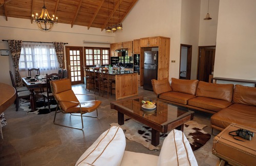 Tuala Hotel | Esidai by Camp David