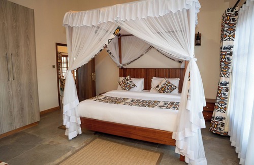 Tuala Hotel | Esidai by Camp David