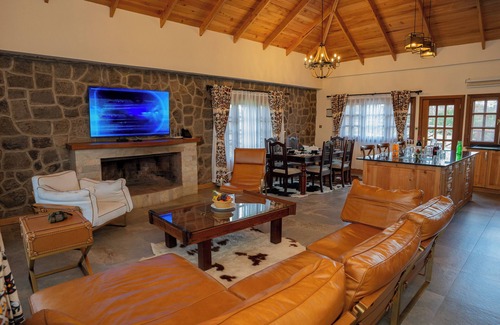 Tuala Hotel | Esidai by Camp David