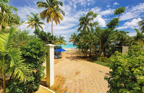Isla Verde Apartamento | ESJ Towers