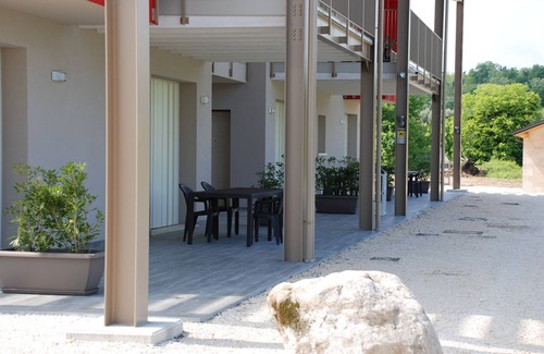 Desenzano del Garda Apartamento | APARTAMENTO ESMERA CON PISCINA DOS DORMITORIOS DOS BAÑOS