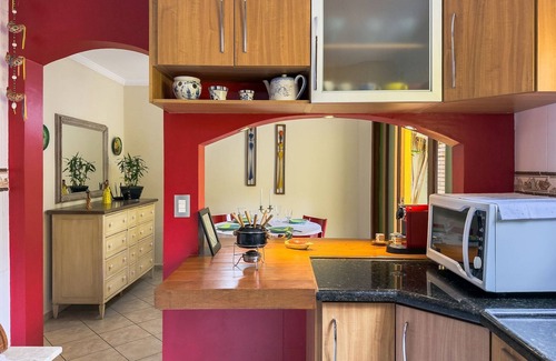Carapicuiba Casa | Espaço gourmet e home-office na Granja Viana