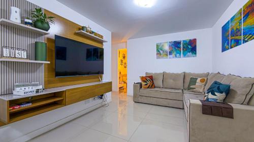 Praia Grande Casa | Espaçoso Apto 2 Quartos com PISCINA, VISTA MAR e Churrasqueira- PERFEITO PARA FAMÍLIA na PRAIA DOS ANJOS RESIDENCE CLUB