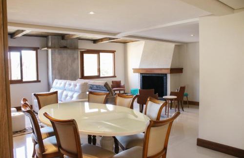 Dutra Apartamento | Espaçoso em Gramado4quartos Churrasqueira & Lareira & Lavanderia até 21Pax
